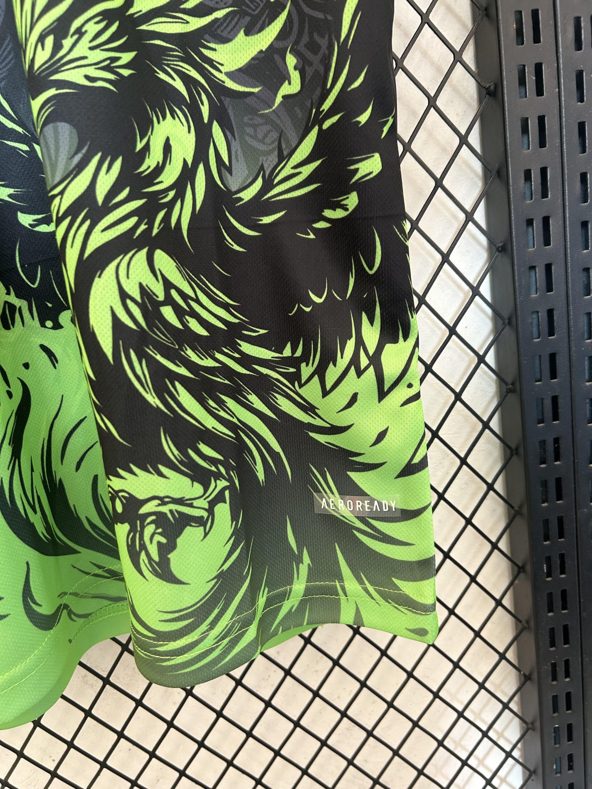 Liverpool Green Dragon Pheonix Special Kit - Image 5
