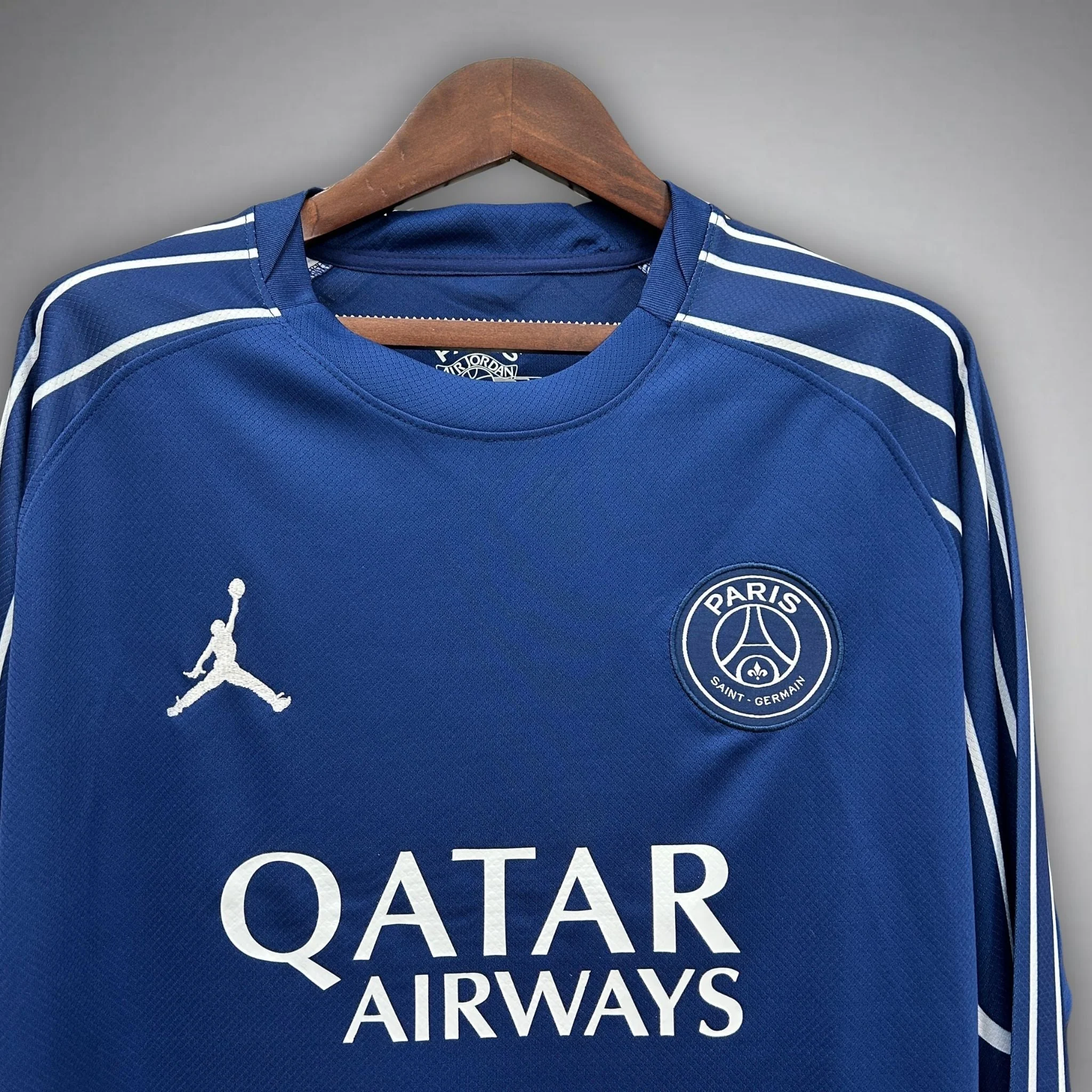 24/25 PSG x Jordan 4th Long Sleeve Kit - Image 3