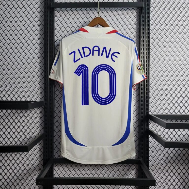 Alternative view of France 2006 retro kit