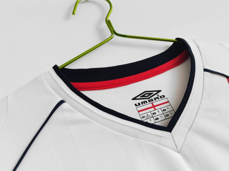 Alternative view of 2002 England Home Long Sleeves