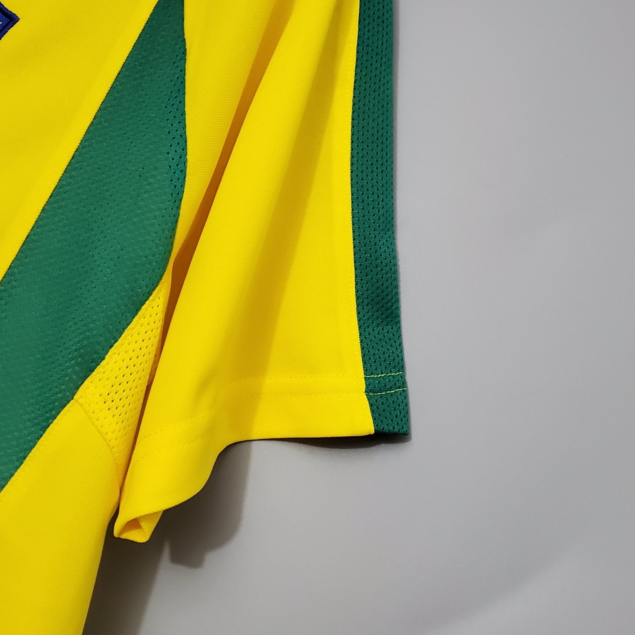 2002 Brazil home retro kit - Image 4