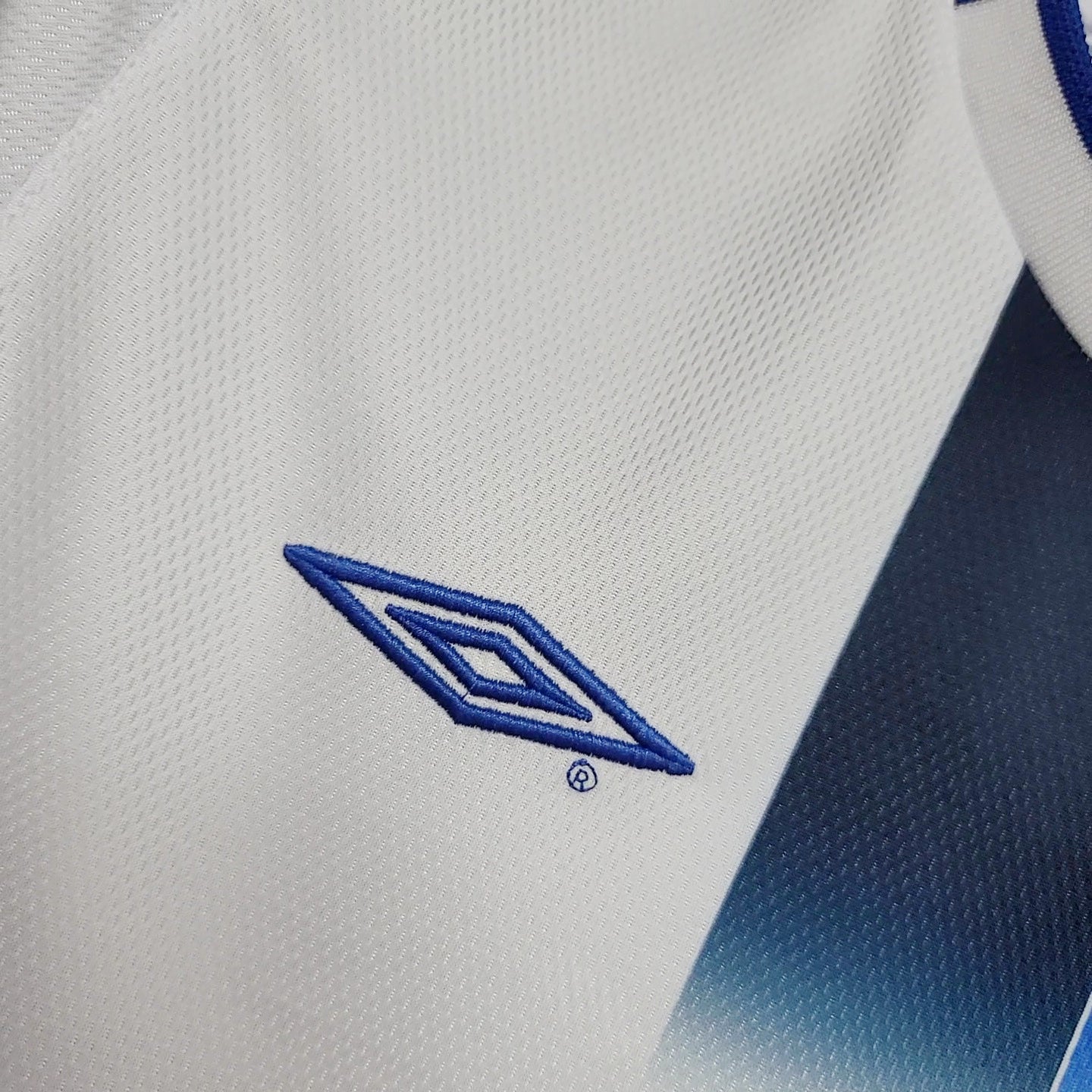 2003-2005 Chelsea away retro kit - Image 5