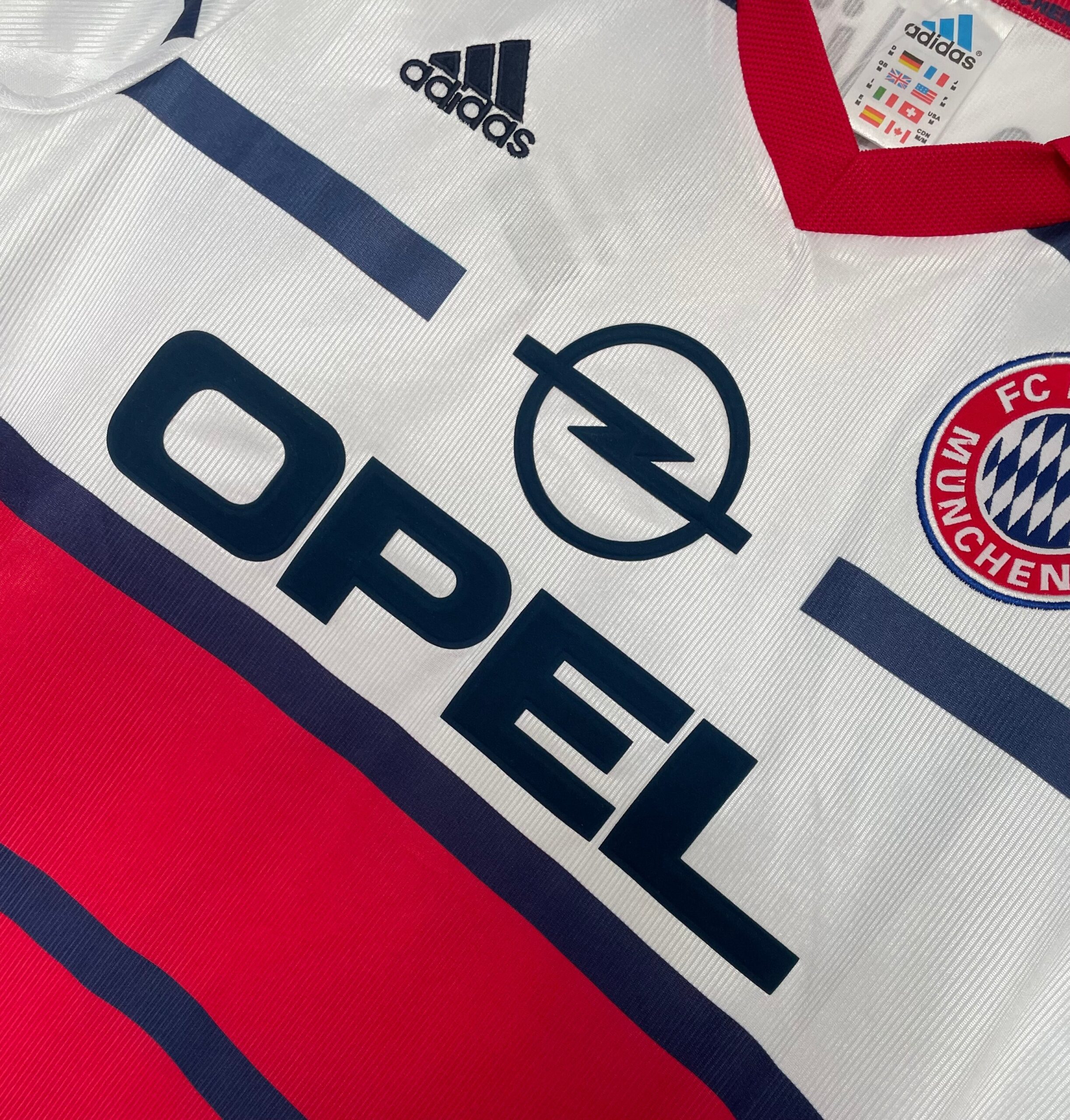 Bayern Munich retro Away kit - 1998-1999 - Image 3