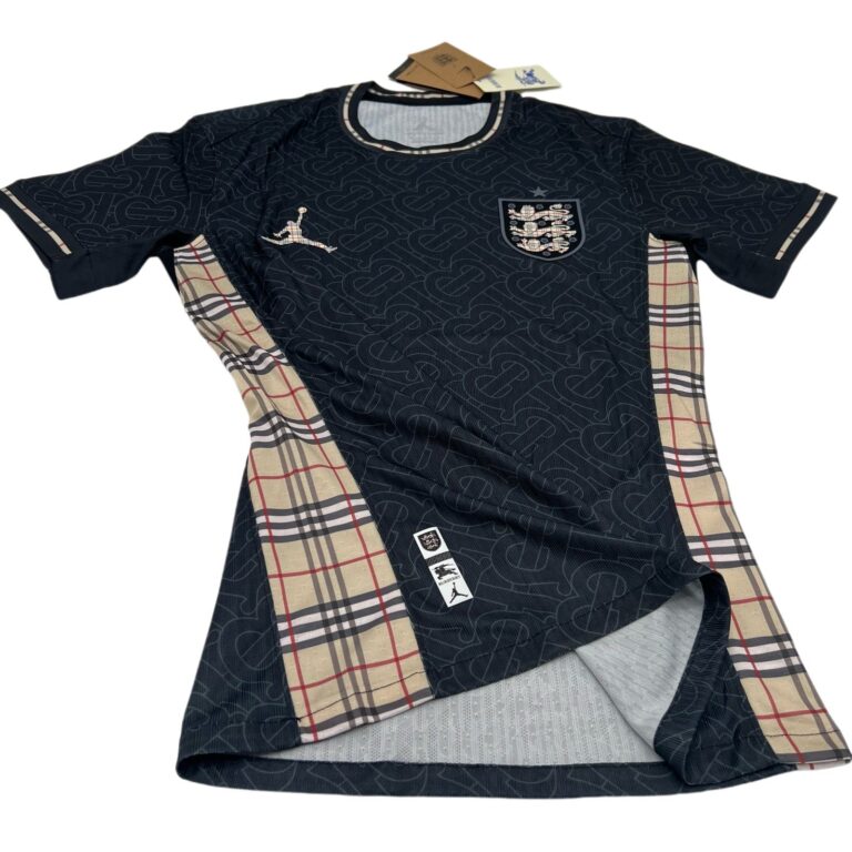 Alternative view of 2024/25 England x Burberry special Edition