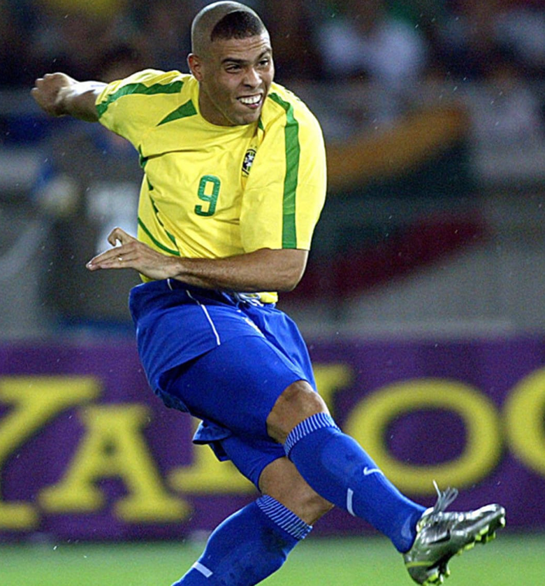 2002 Brazil home retro kit - Image 9