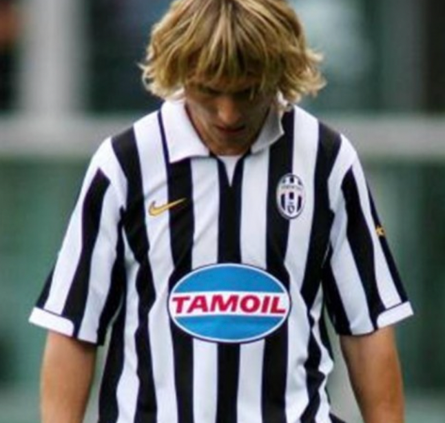 2006 / 2007 Juventus Home kit Retro - Image 4
