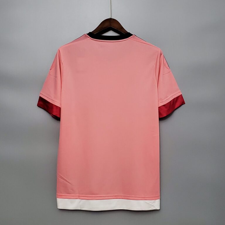 Alternative view of 2015-2016 Juventus away retro kit pink