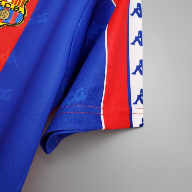 Alternative view of 1995-1992 FC Barcelona home retro kit