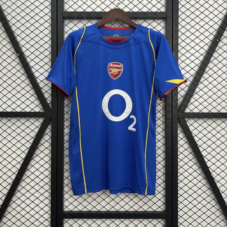 Arsenal 2004–06 Away retro football shirt