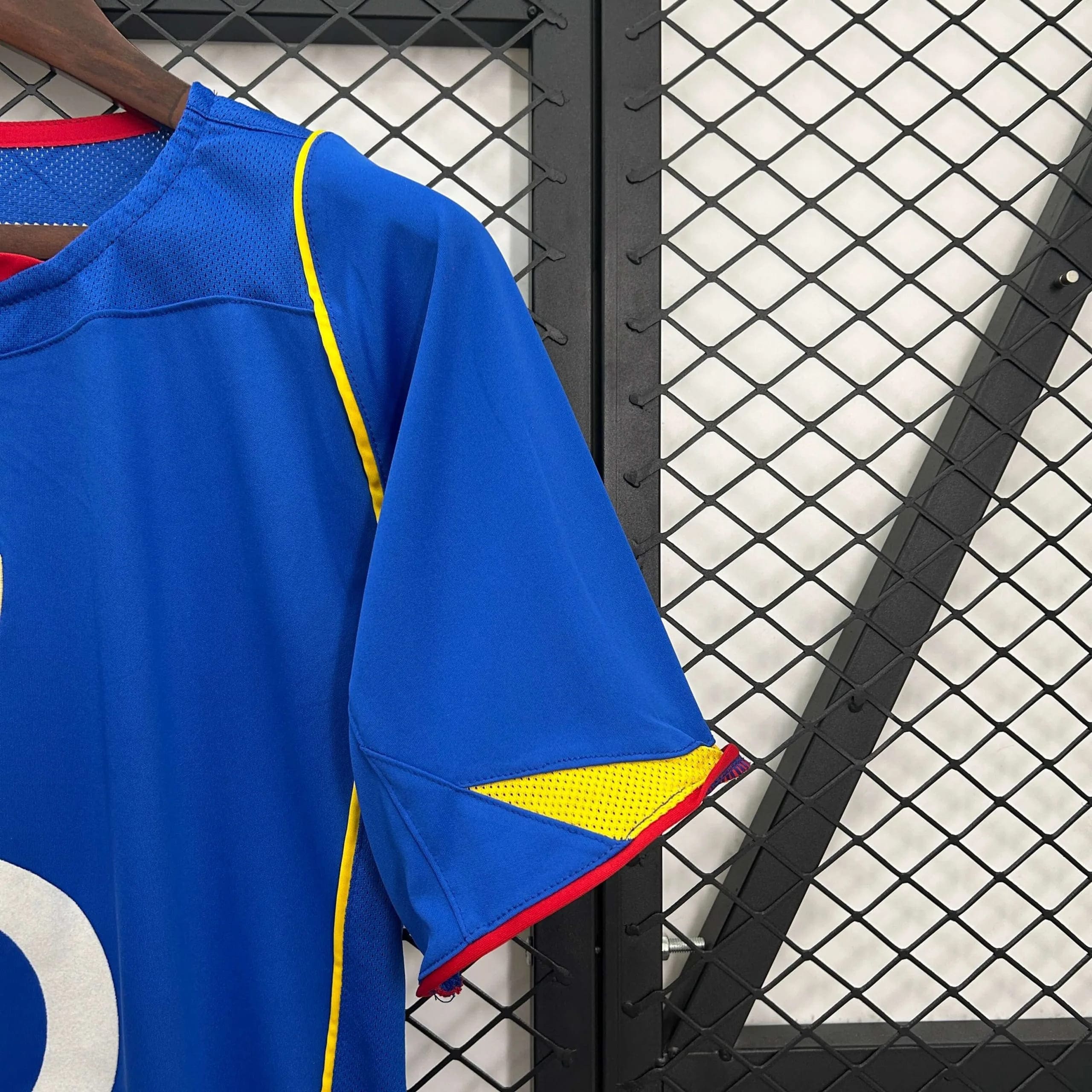 Retro Arsenal Away Shirt 2004/06 - Image 3