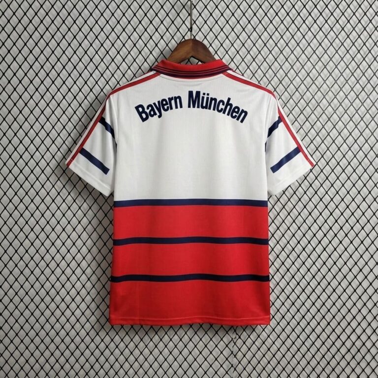 Alternative view of Bayern Munich retro Away kit - 1998-1999
