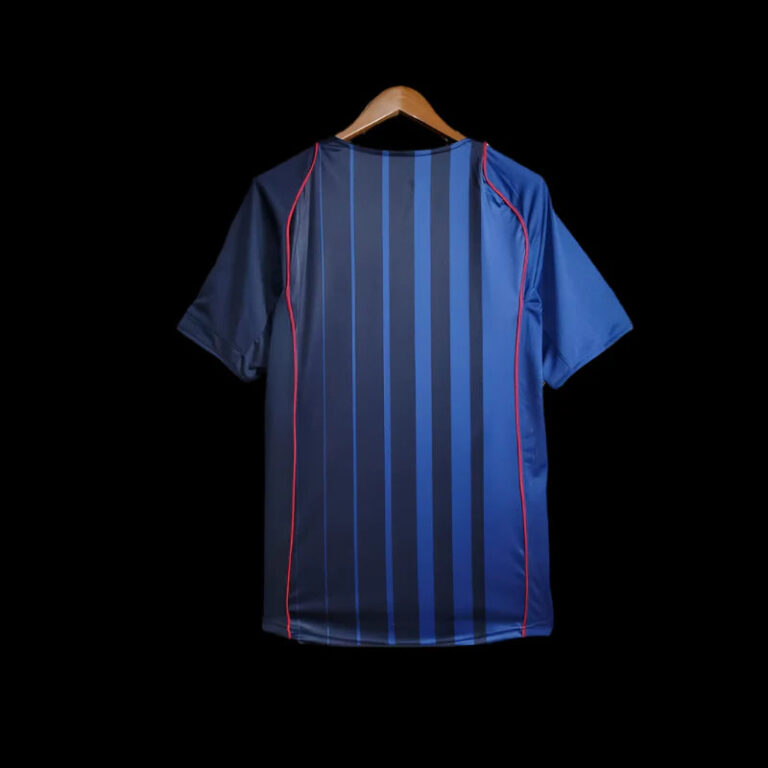Alternative view of Fc Barcelona away retro 2004/05