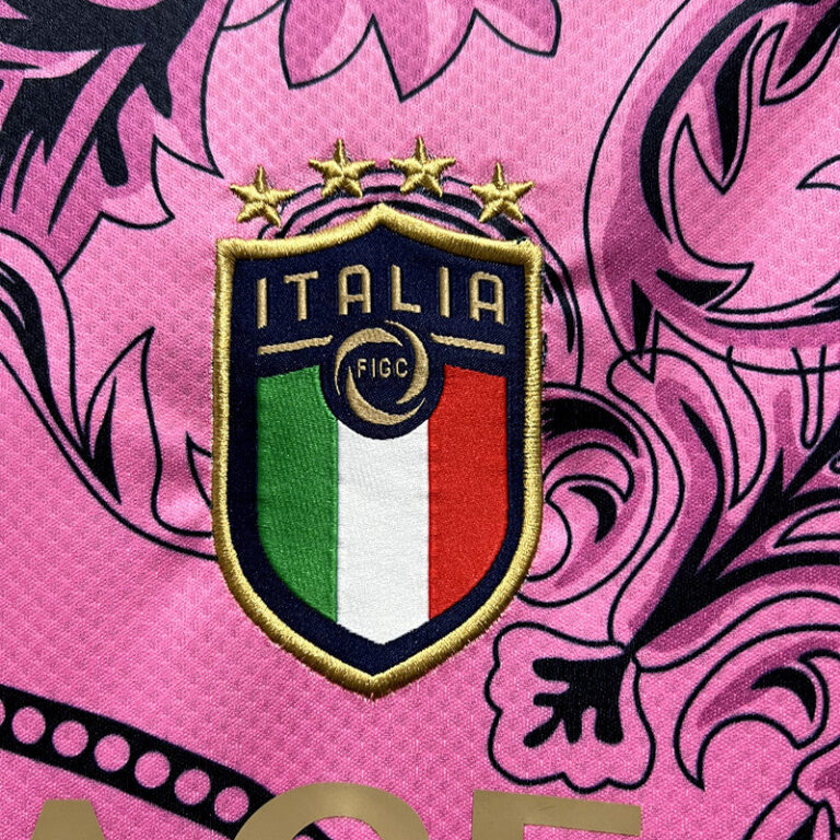 Alternative view of ITALY x VERSACE Concept Kit Pink