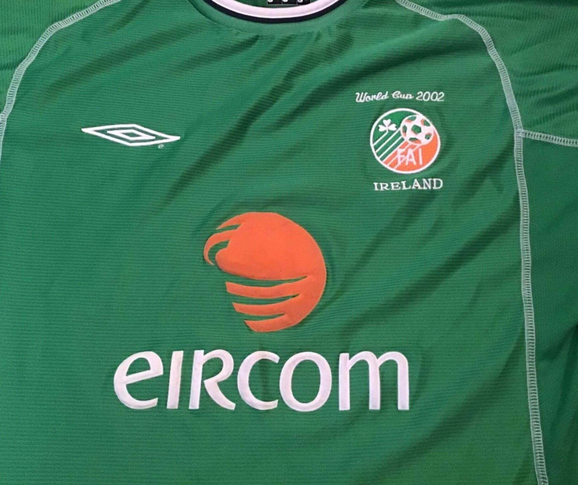Retro Ireland Home Shirt 2002 - Image 3