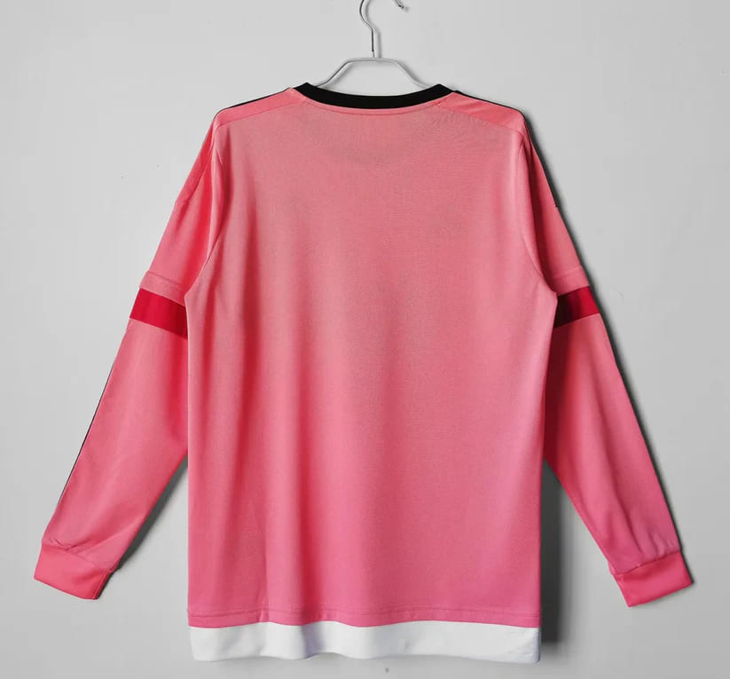 2015-2016 Juventus away retro kit in pink long sleeves - Image 2