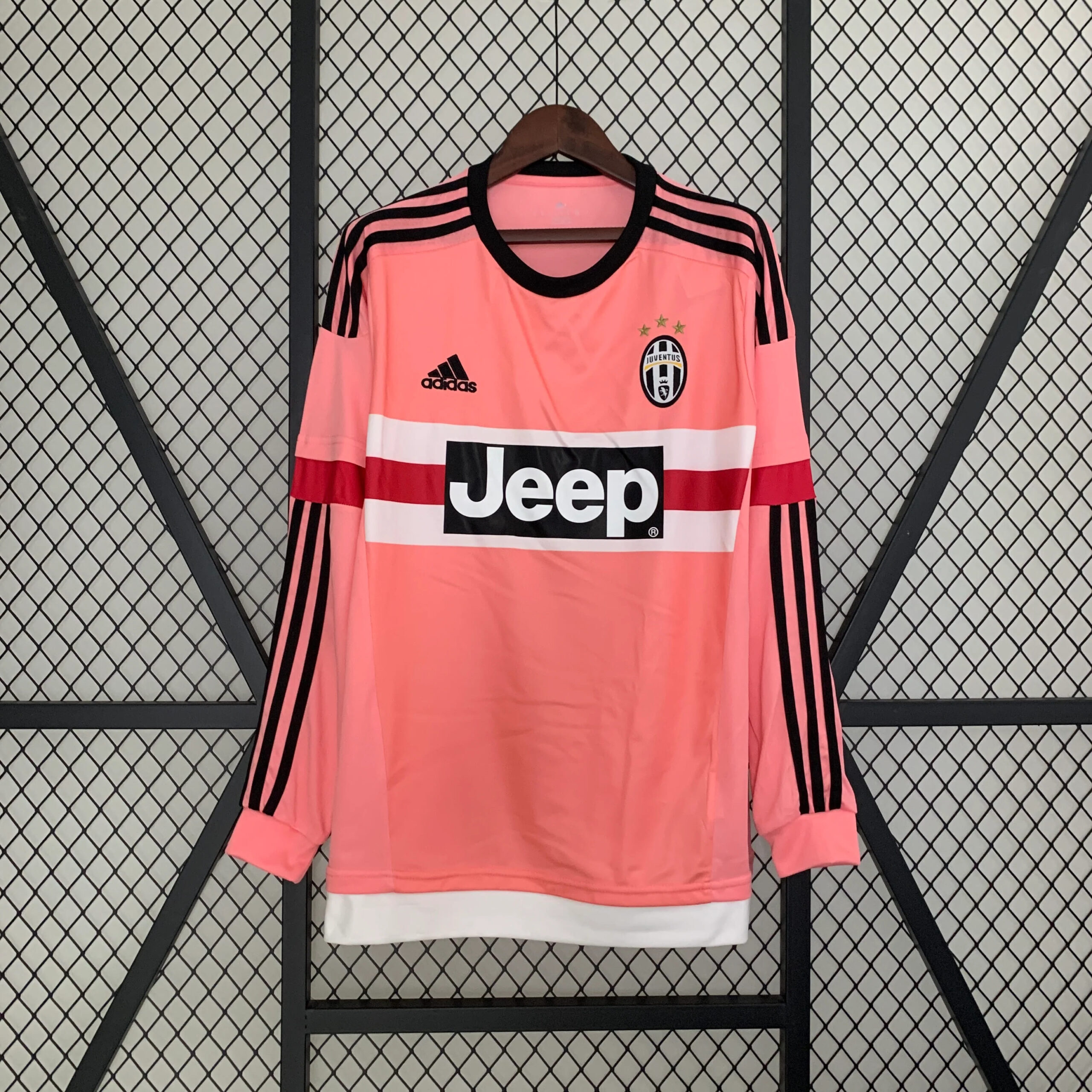 2015-2016 Juventus away retro kit in pink long sleeves