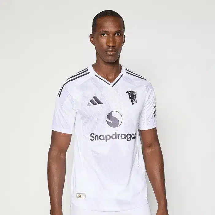 Manchester United 25/26 Away Jersey - Image 4
