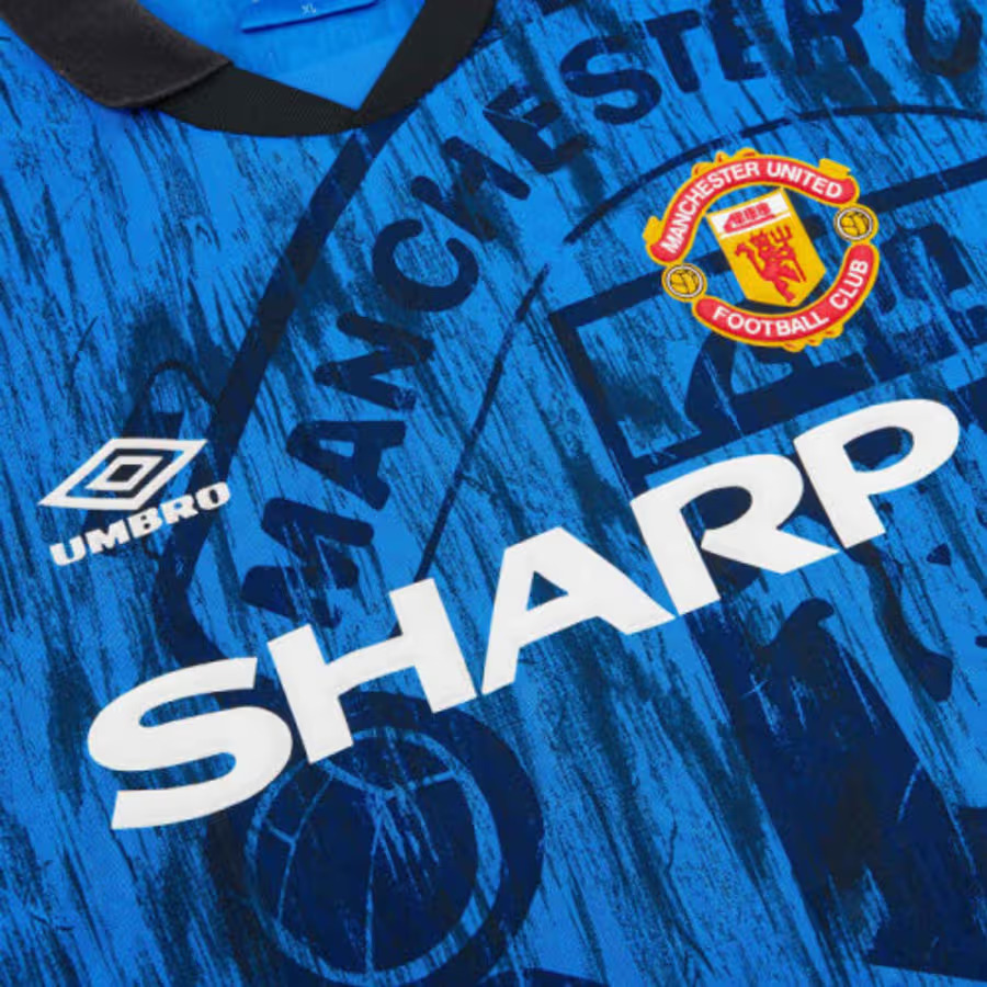 Retro Manchester United Away Shirt 92/93 - Image 3