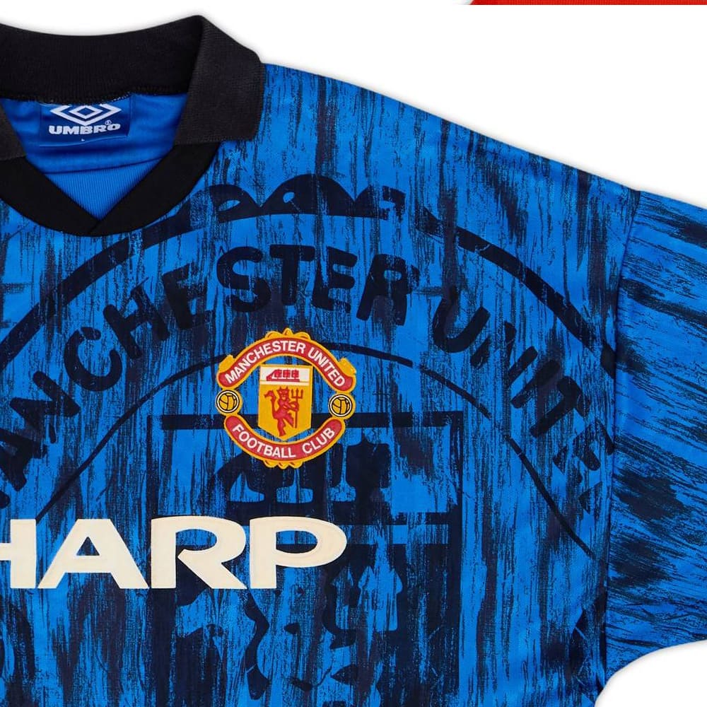 Retro Manchester United Away Shirt 92/93 - Image 4