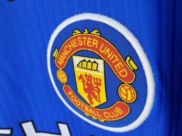 Retro Manchester United Third Shirt 97/99 - Image 4