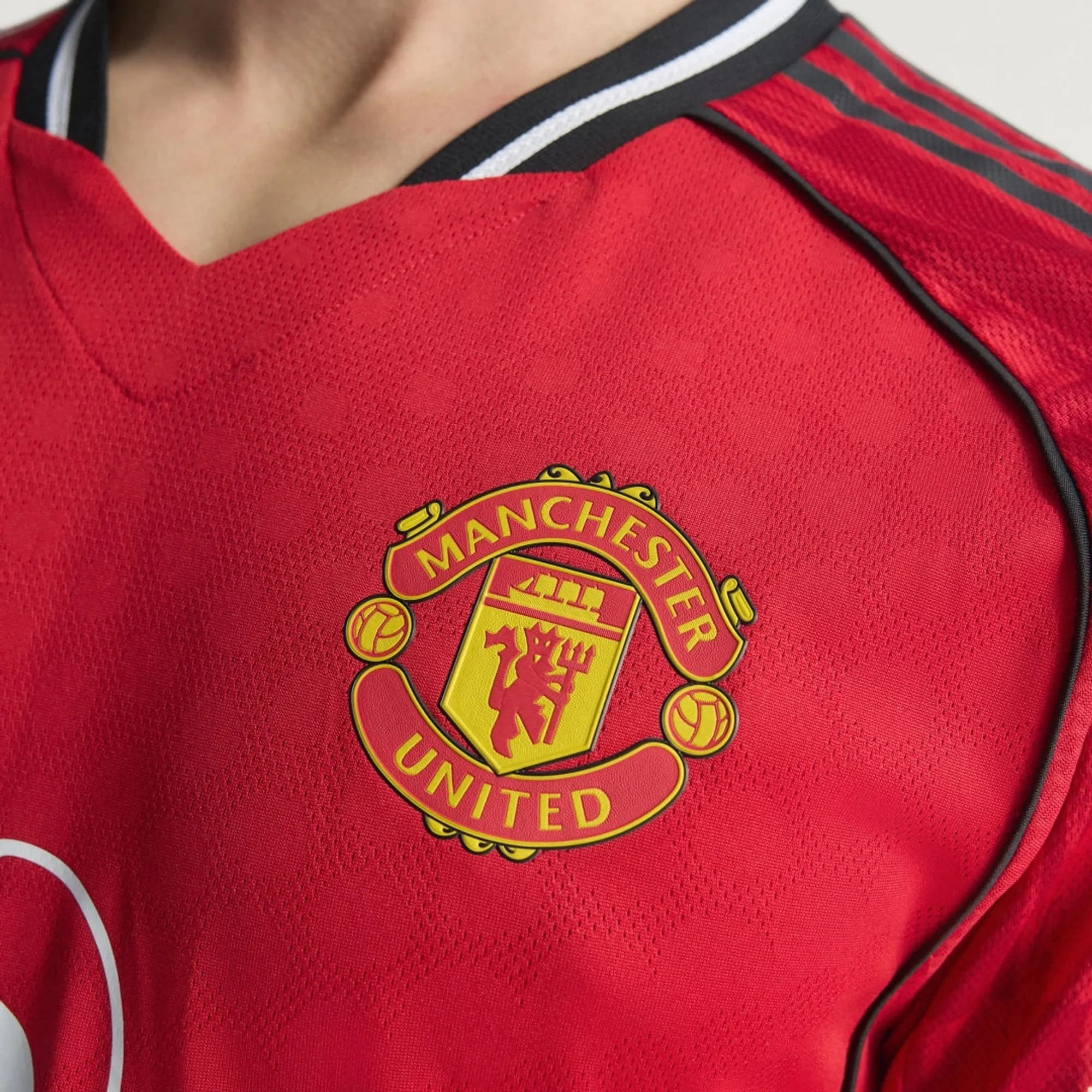 Manchester United Home Women’s Shirt 25/26 - Image 4