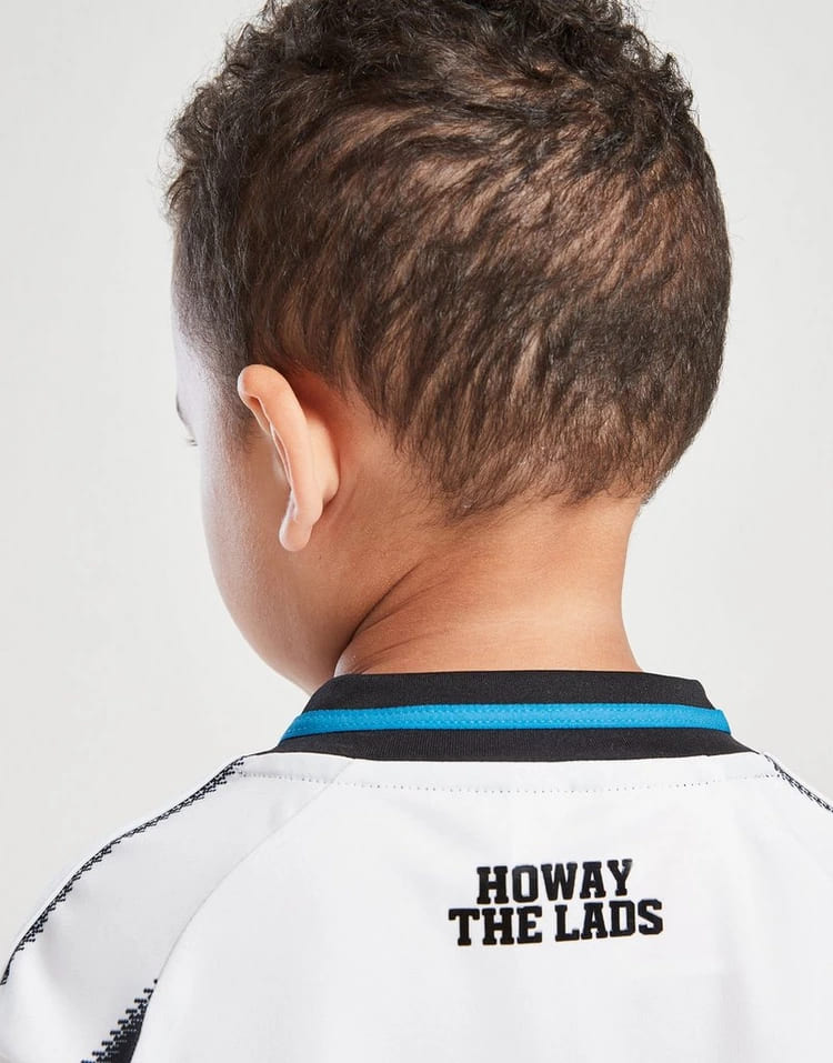 Newcastle United Home Kids Kit 25/26 - Image 3